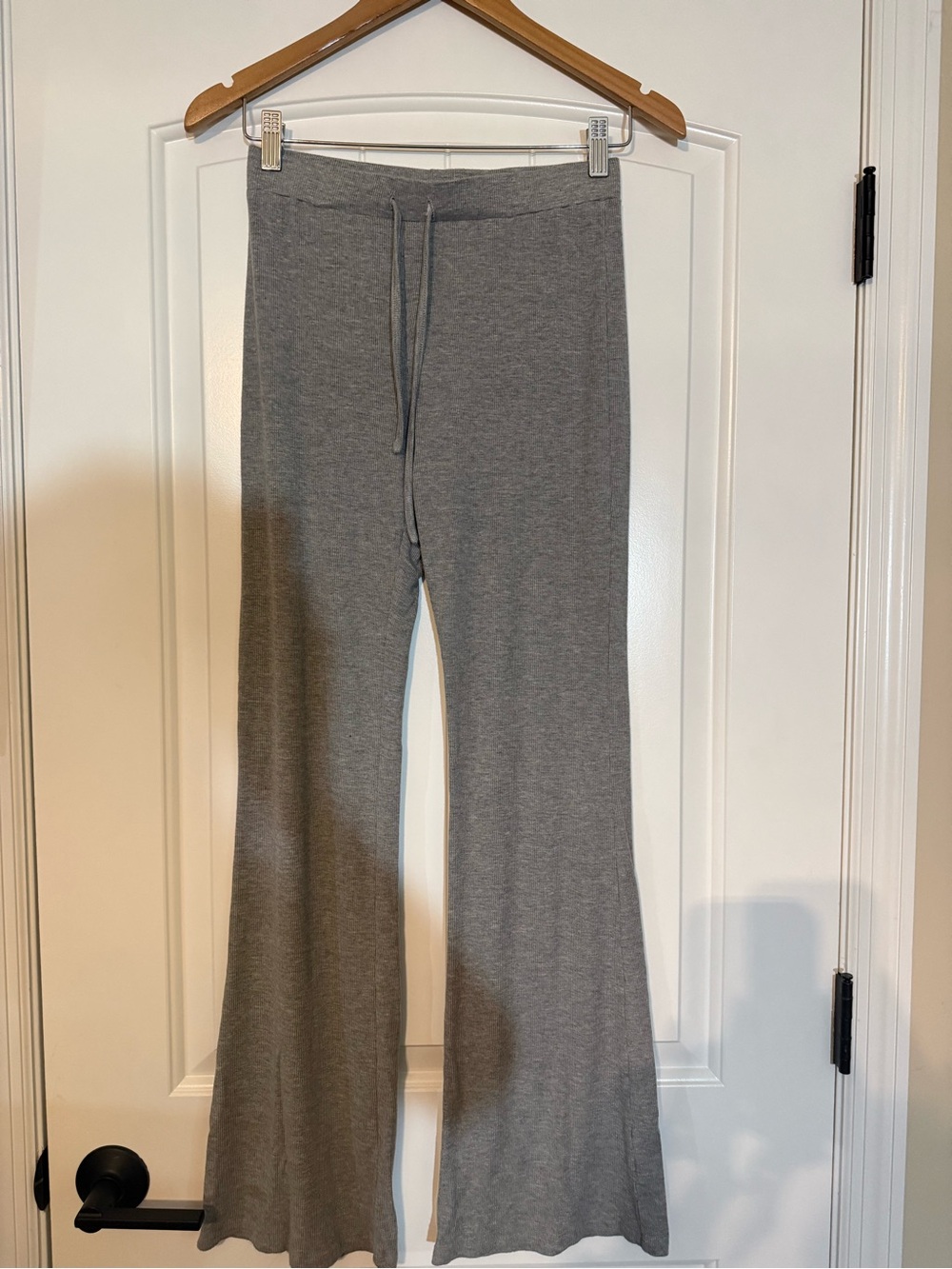 White fox Women’s Gray Drawstring Knit lounge pants size small